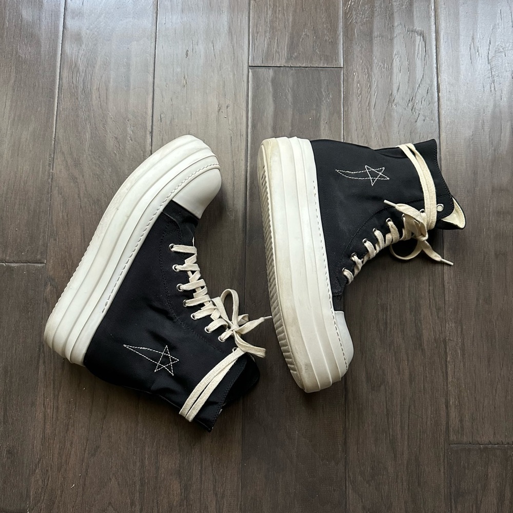 Rick owens DRKSHDW
size 42
Excellent condition